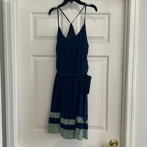 City Studio Size large.  Navy and teal